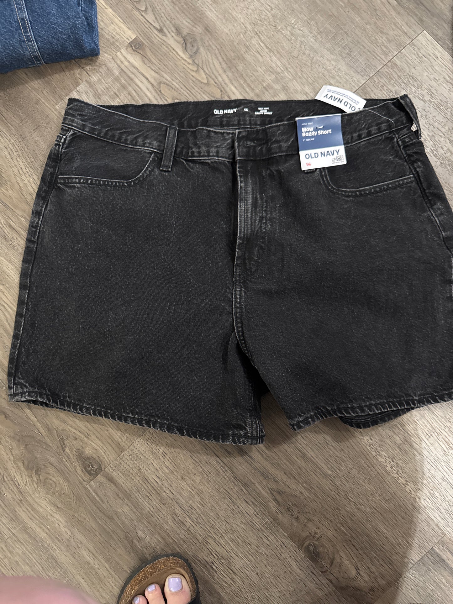 Size 14 old navy shorts (nwt)