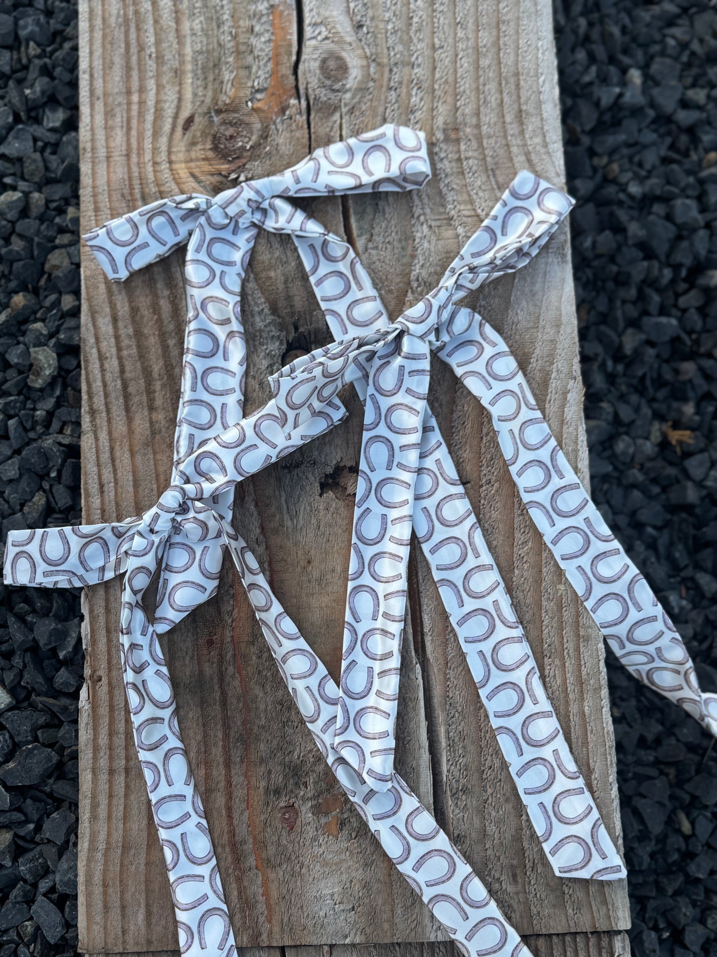Horseshoe Tie