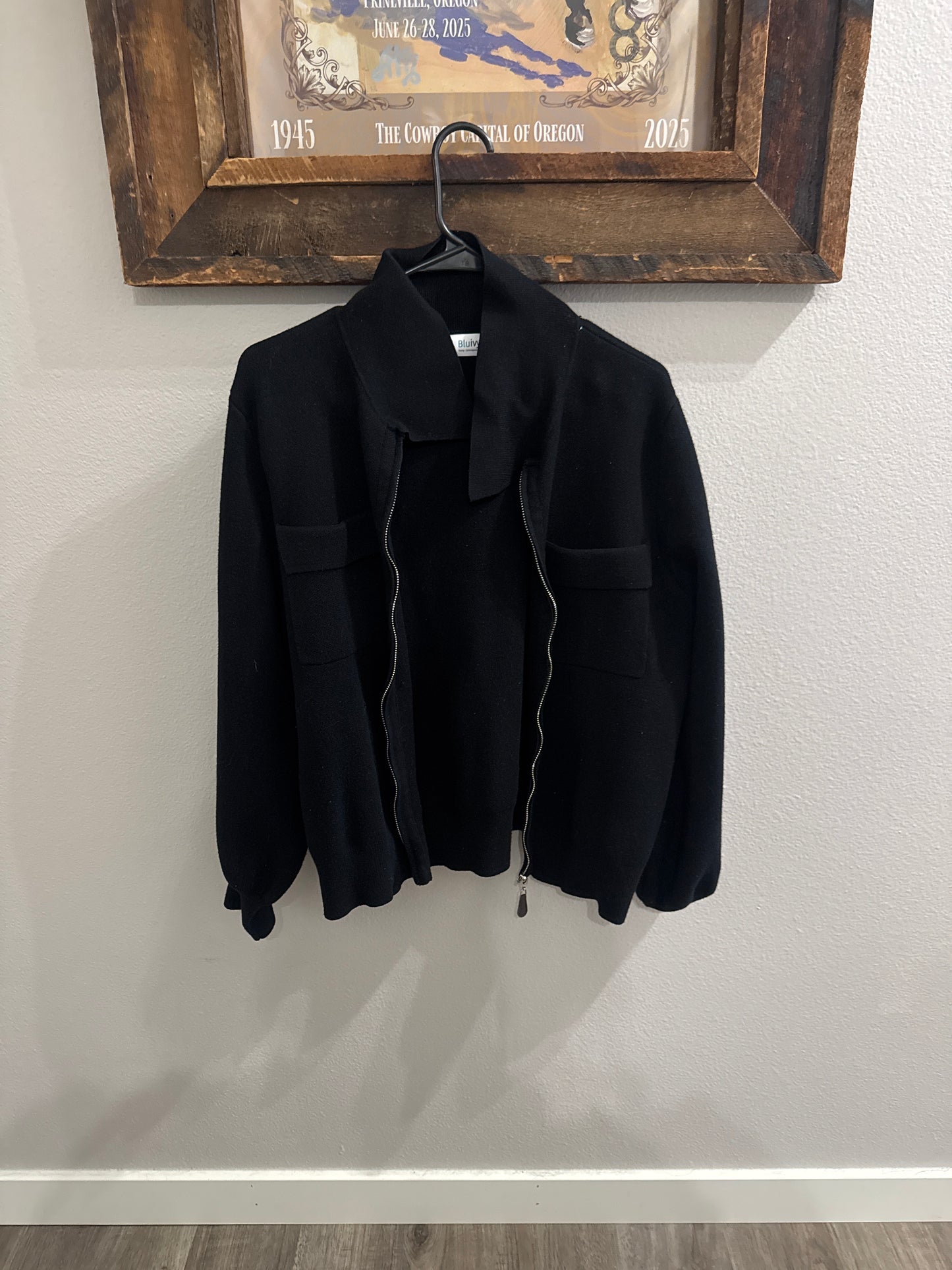 Zip up sweater (large)