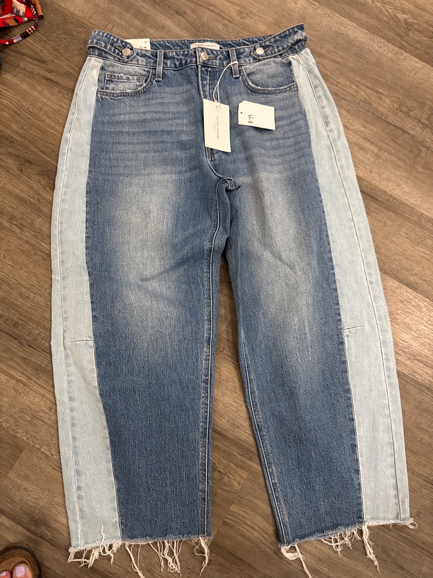Barrel fit flying monkey size 32 (nwt)