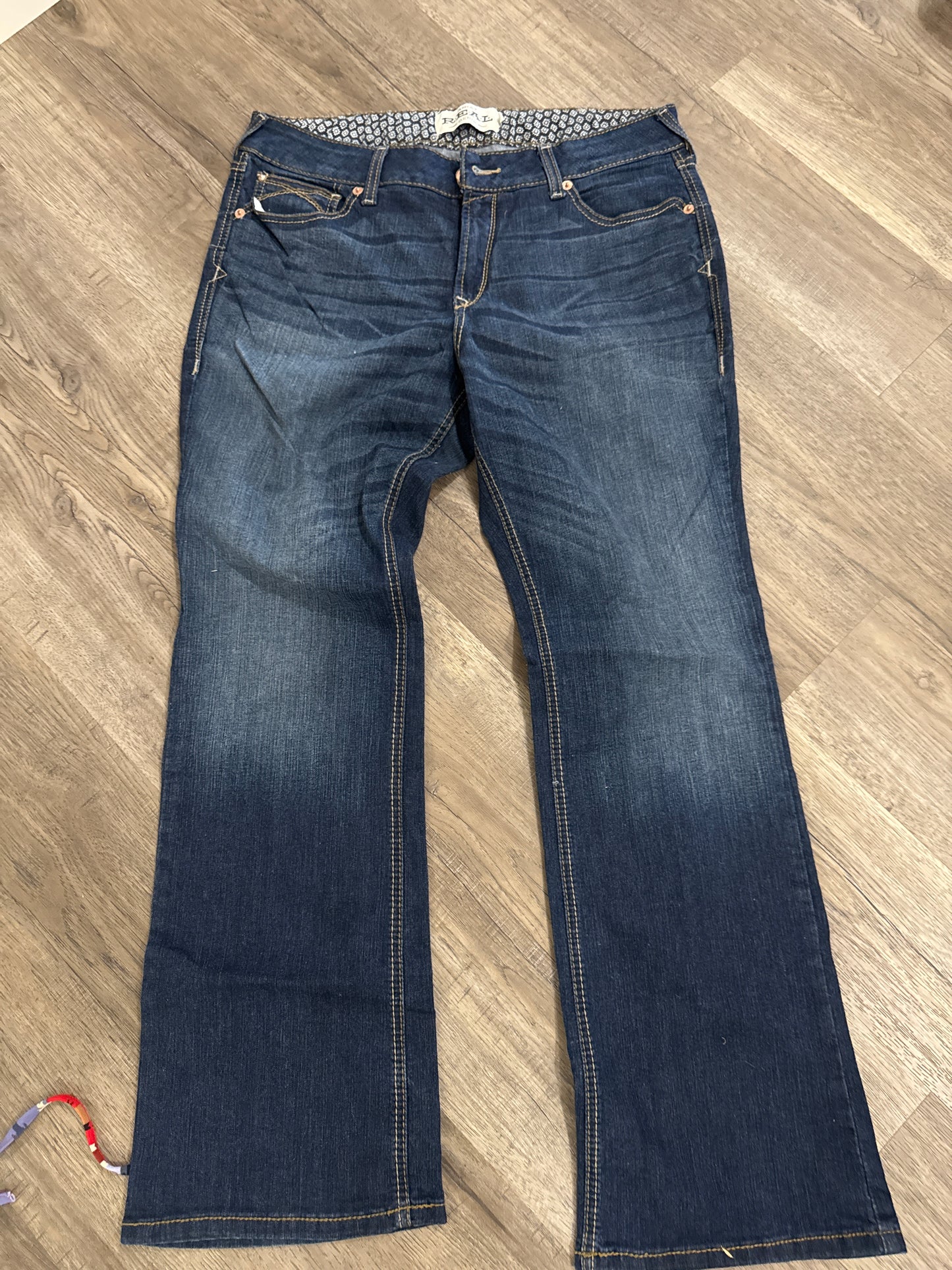 Ariat size 33r